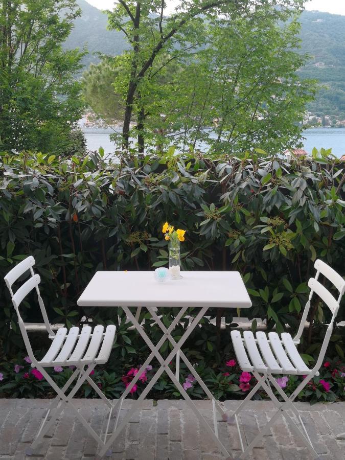 B&B Le Farfalle San Felice del Benaco Luaran gambar